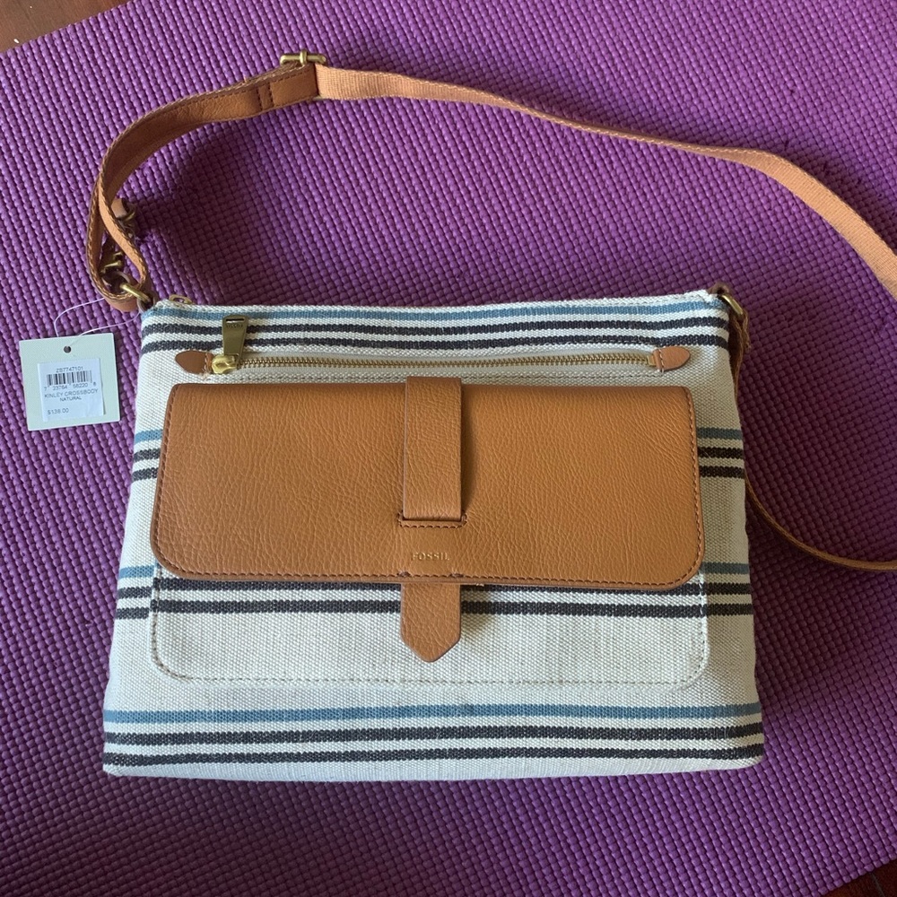 Fossil Crossbody - Picture 5 of 6